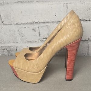BCBGeneration Womens Platform Heels Size 7 Tan Coral Peep Toe Pumps Y2K